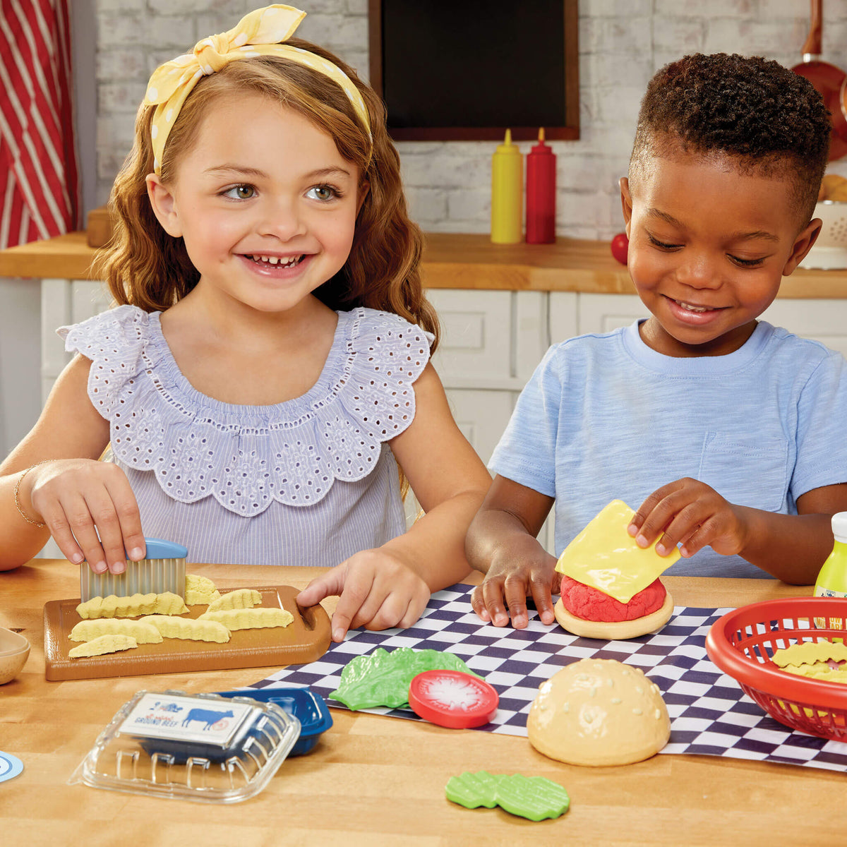 Little Tikes Creative Chefs Cheeseburger and Fries Kit