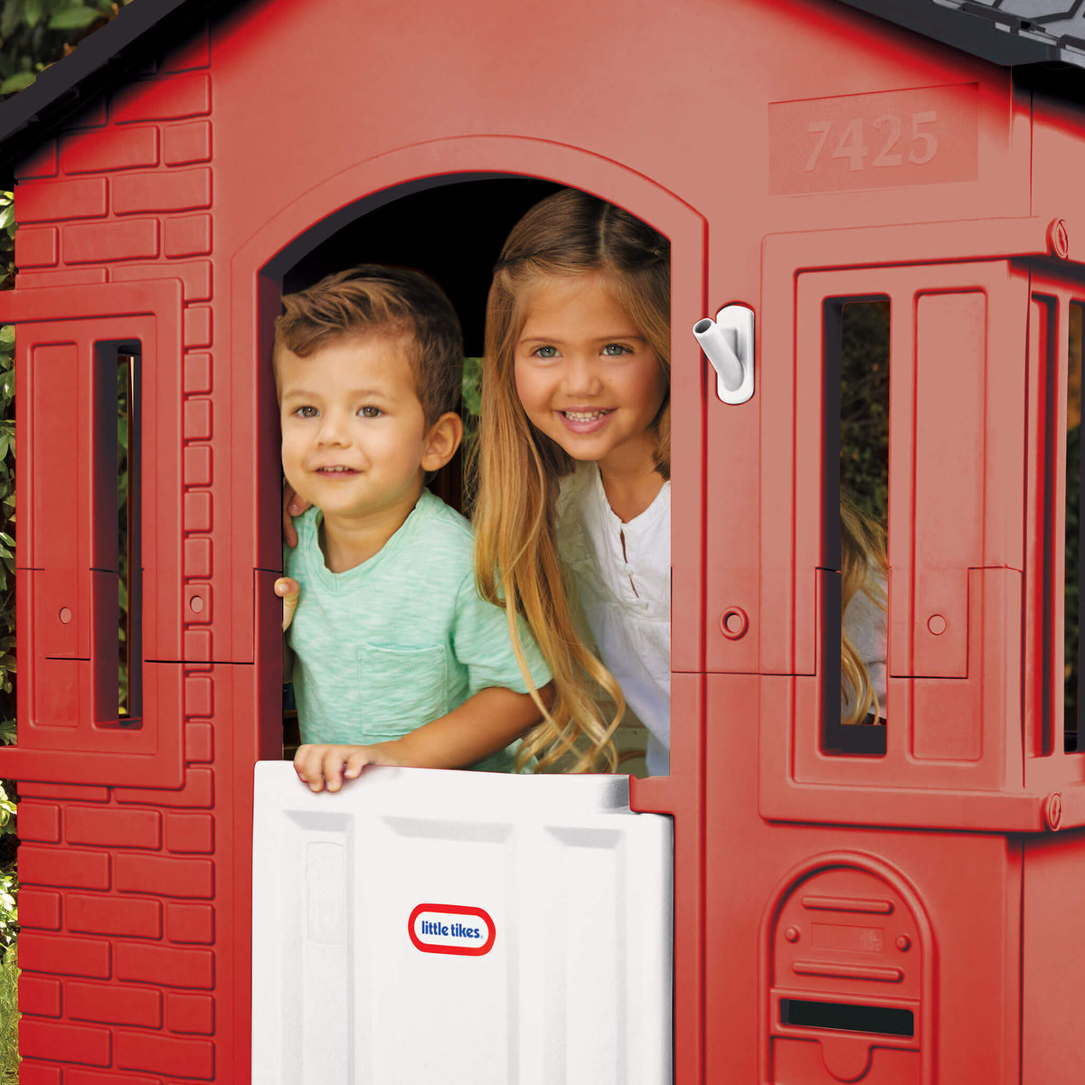 Little Tikes Cape Cottage Playhouse™ - Red