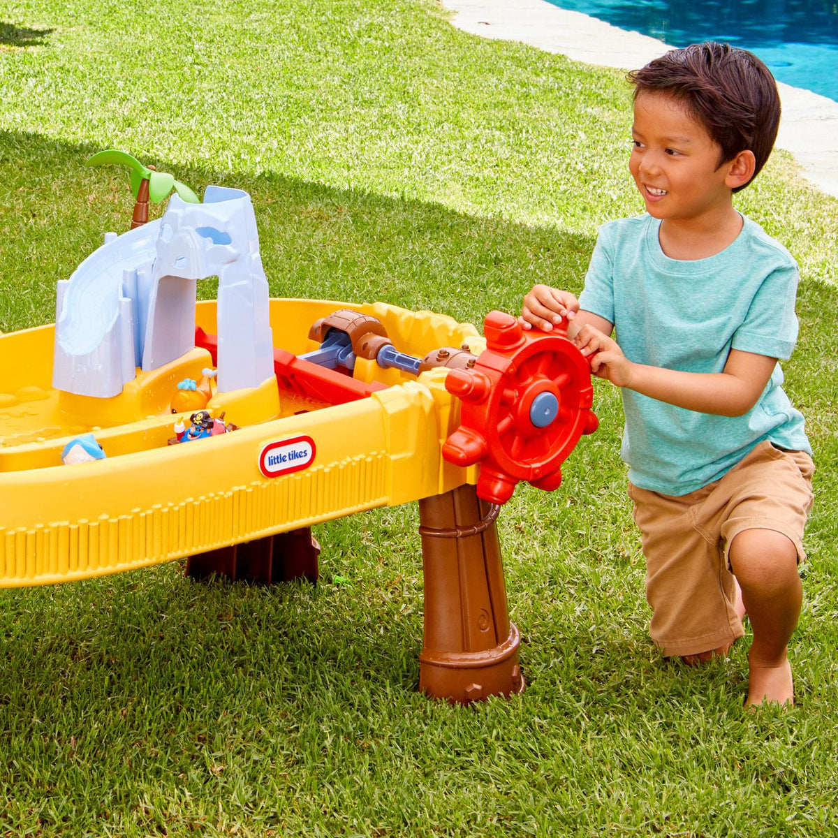 Little Tikes Island Wavemaker Water Table