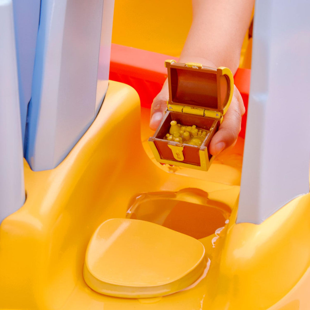 Little Tikes Island Wavemaker Water Table